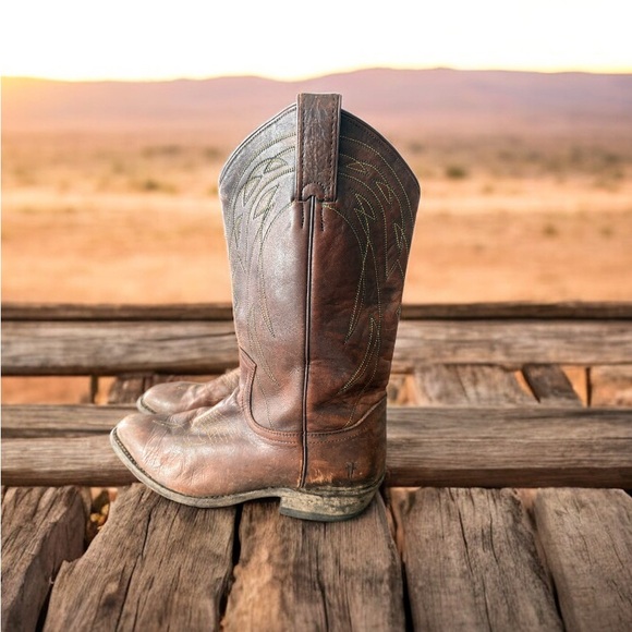 Frye Billy Women 8 B Drk Brown Western Cowgirl Core Boot 77689 F973 Pointed Toe - Picture 2 of 8